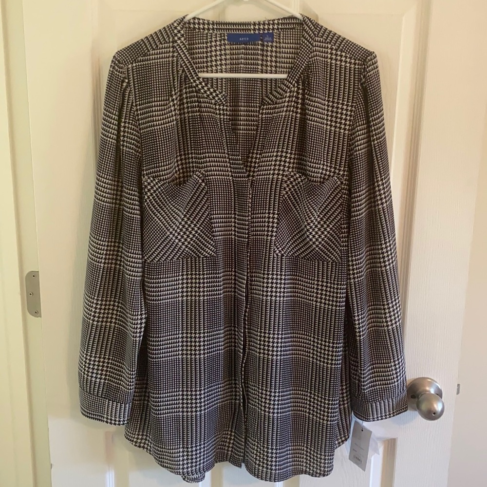 NWT Apt 9 Houndstooth blouse